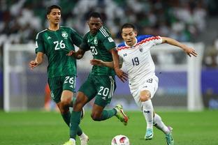 国足vs韩国裁判组：卡塔尔主裁贾西姆执法，裁判组3人来自卡塔尔